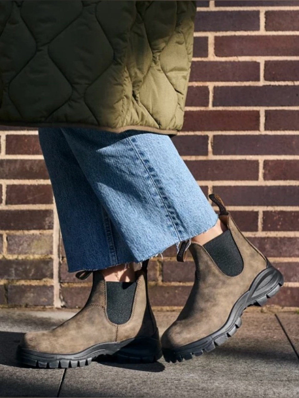 BLUNDSTONE 2238 Lug Chelsea Boots